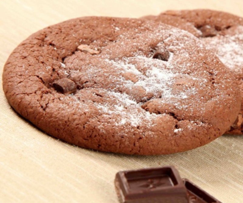 Печенье 'Кукис' шоколадное с орехами